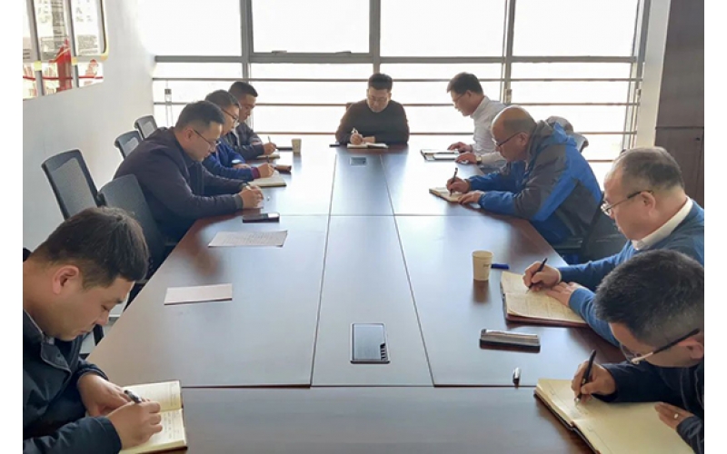 東營(yíng)市建設(shè)工程安全與設(shè)備管理協(xié)會(huì)三屆二次理事會(huì)議在天華實(shí)業(yè)集團(tuán)召開